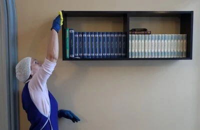 Caz inededit: Un primar din Rusia a pierdut alegerile în faţa femeii de serviciu din Primărie pe care chiar el a înscris-o în cursă