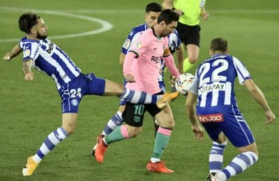FC Barcelona se împiedică, Realul defilează. Catalanii au făcut un scor de speriat pe terenul lui Alaves