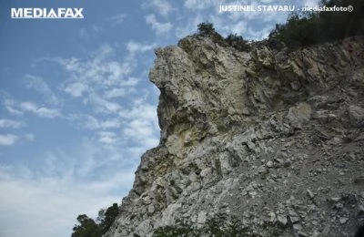 Un cuplu a murit în Italia căzând de pe o stâncă, în faţa fiicei lor de 5 ani